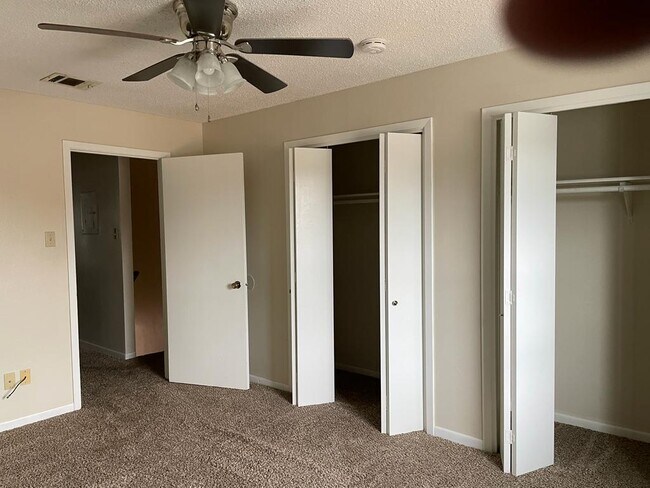 Building Photo - 609 S 5th St