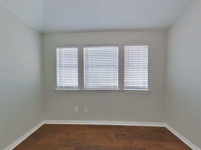Building Photo - 10818 Harston Dr