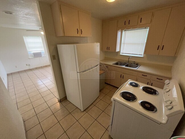 Building Photo - 215 Marston Ave