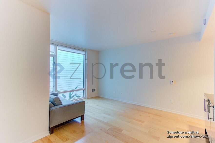 Building Photo - Unit 408