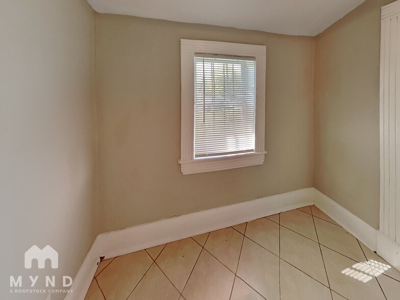 Building Photo - 1337 S Hairston Rd