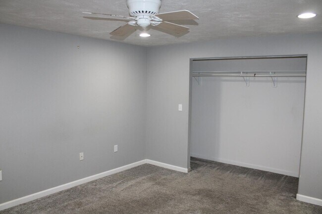 Building Photo - 575 Crimson Dr