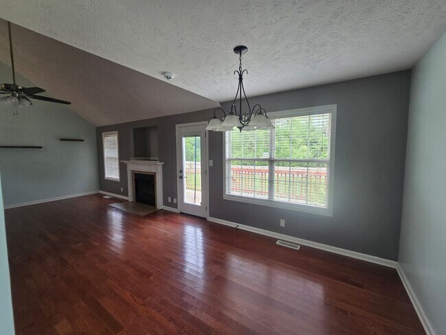 Building Photo - 1377 Mutual Dr