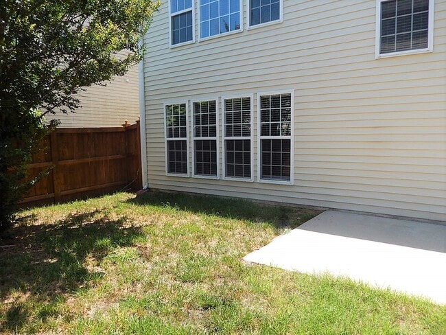 Building Photo - 304 Millicent Way