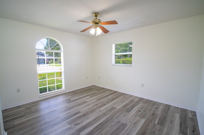Building Photo - 7239 Rangi Dr