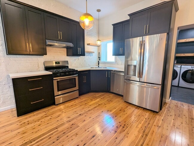 Building Photo - Modern 2 Bedroom 1.5 Bathroom Home (Lawrenceville)