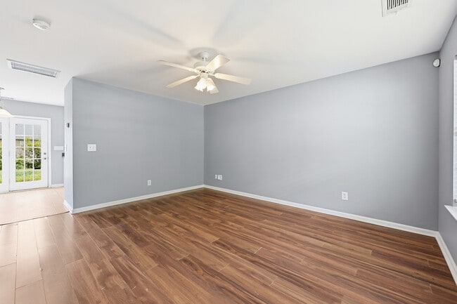 Building Photo - 3911 Hathaway Hills Dr