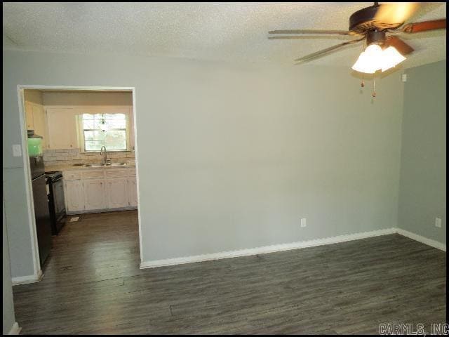 Building Photo - 1020 Towering Oaks Dr