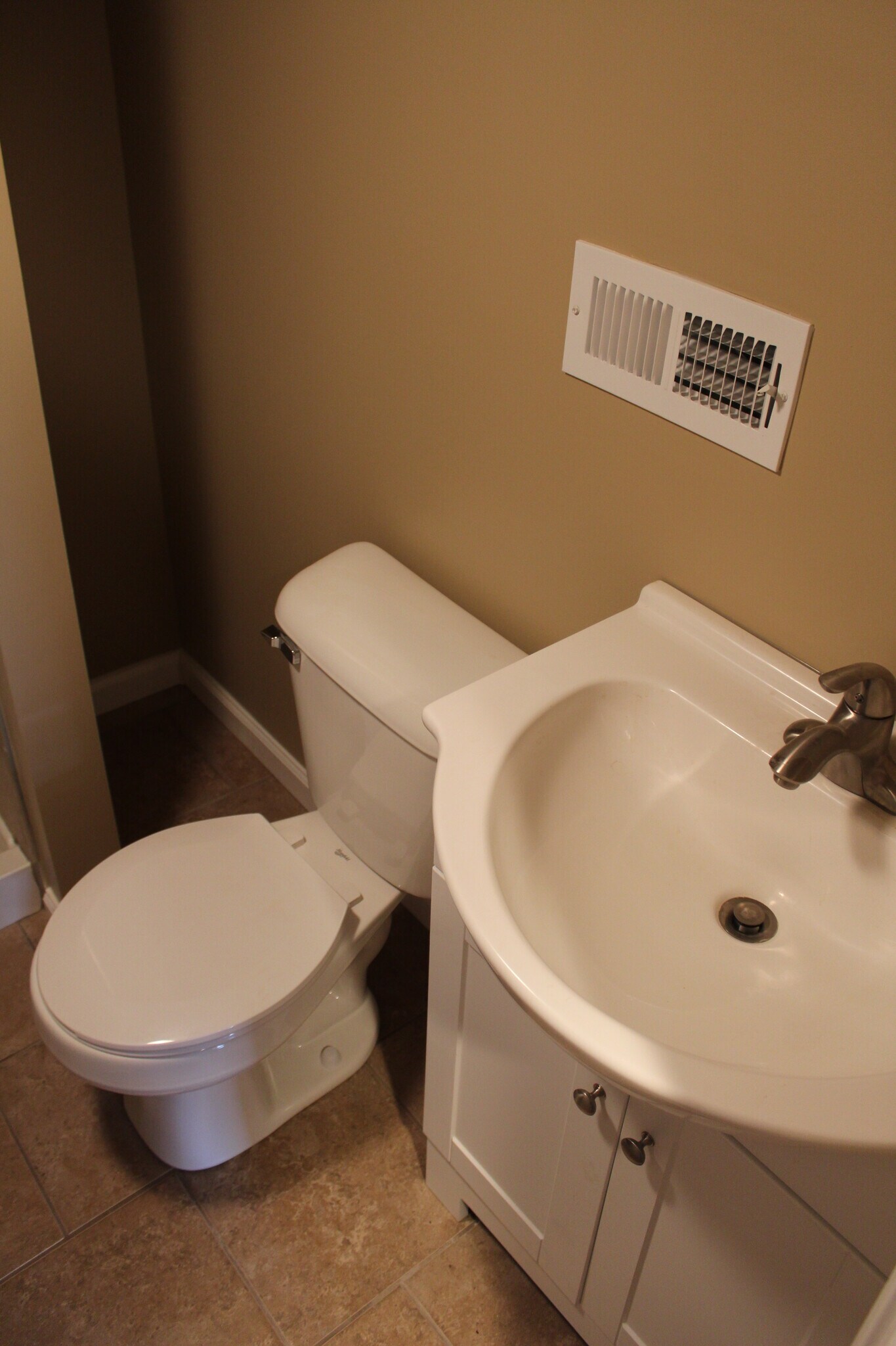 Building Photo - 2124 Ronnie Ave