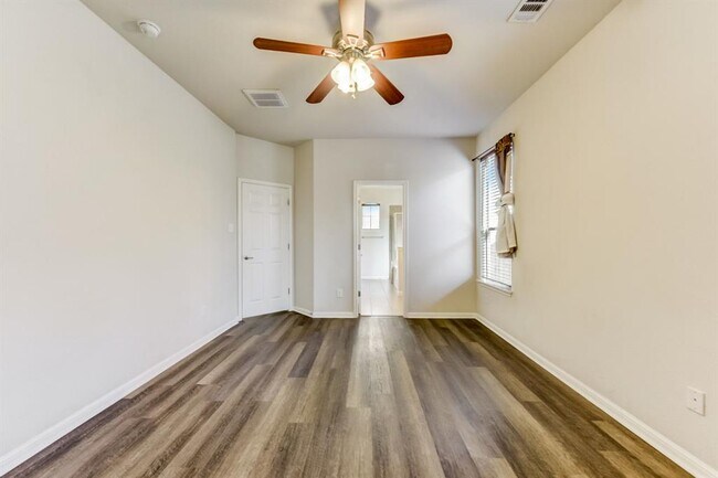 Building Photo - 11400 W Parmer Ln