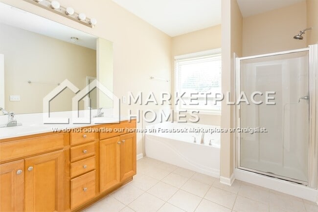 Building Photo - 113 Trailside Way