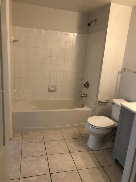 Building Photo - 2544 Centergate Dr