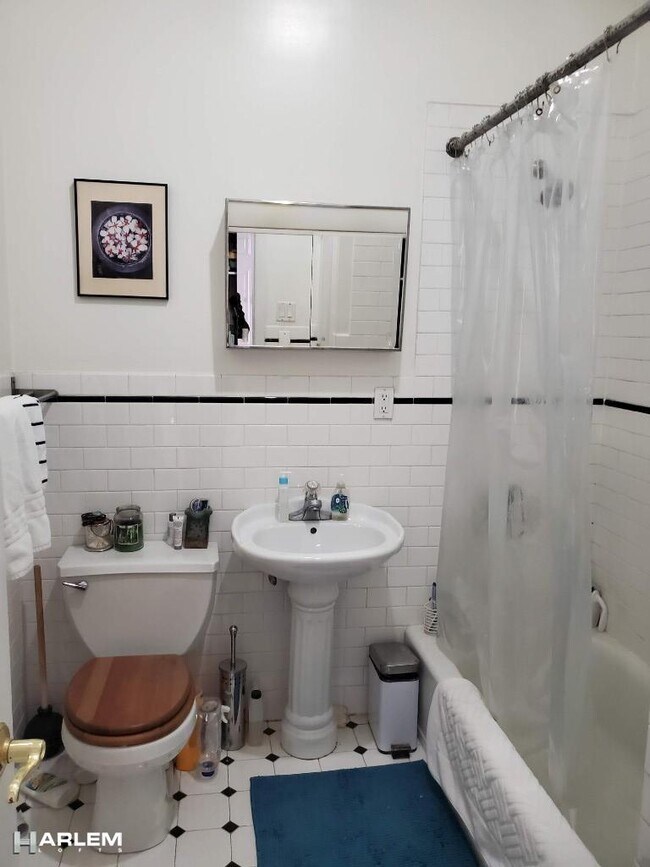 Building Photo - 246 W 132nd St