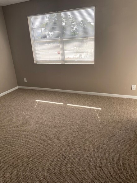 Building Photo - 131 SW 3rd St