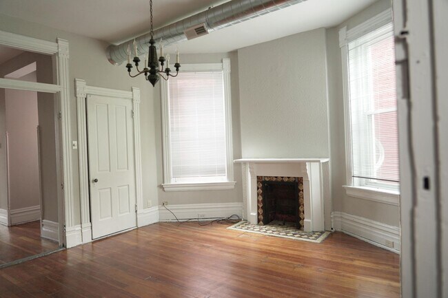 Building Photo - 3225 Bishop St
