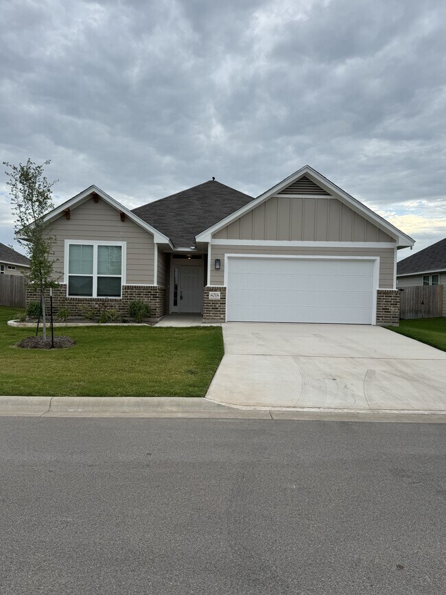 Building Photo - 8018 Timber Holw Ln