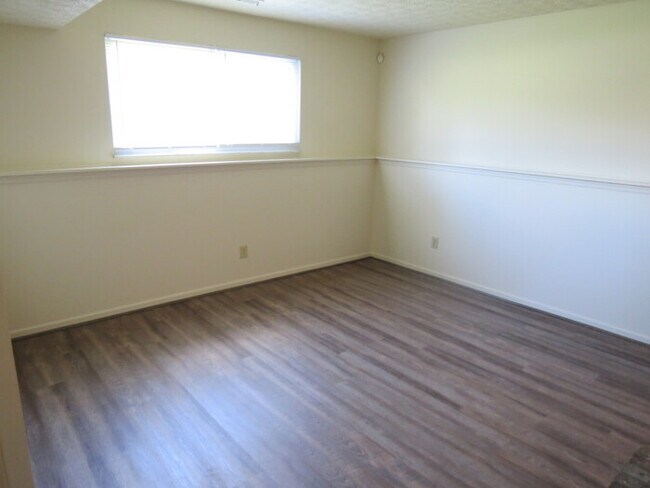 Building Photo - new rental in reynoldsburg schools