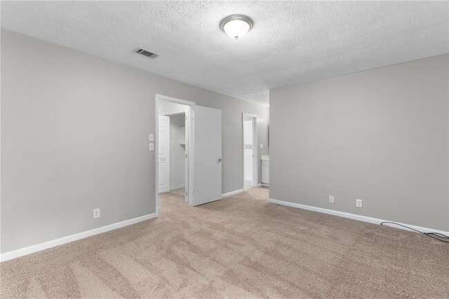 Building Photo - 2875 Torreya Way SE