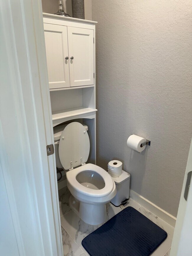 Building Photo - 740 Ft Leonard