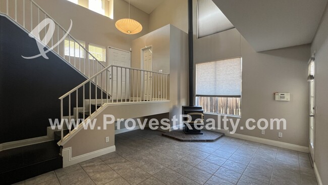 Building Photo - 4 Bed, 2.5 Bath Hesperia Home!!