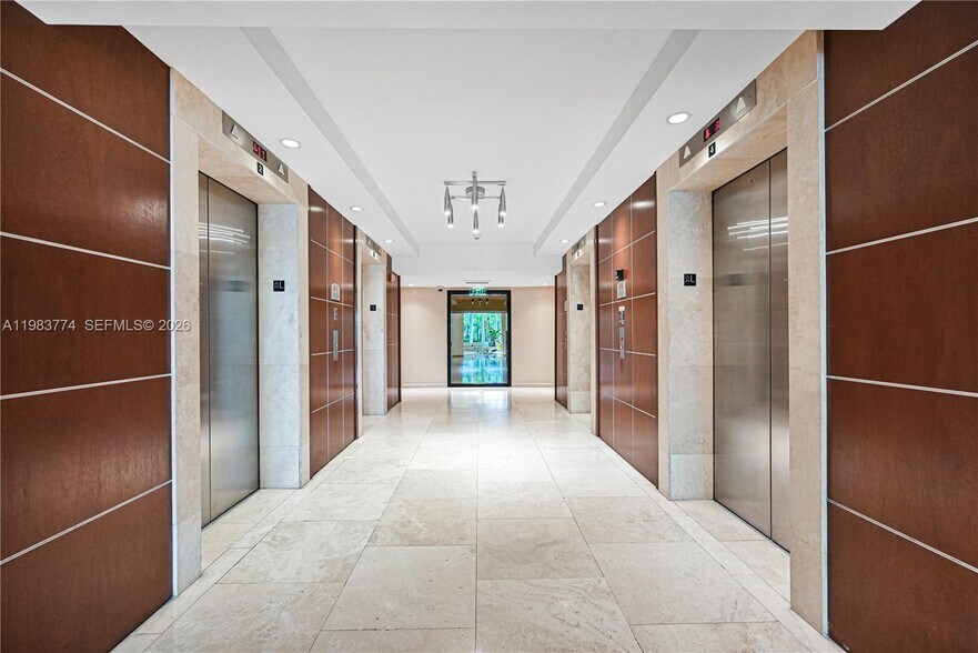 Building Photo - 2475 Brickell Ave