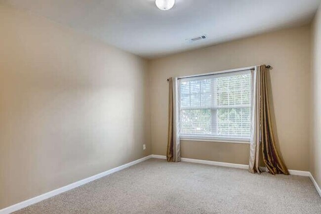 Building Photo - 934 Urban Ash Ct