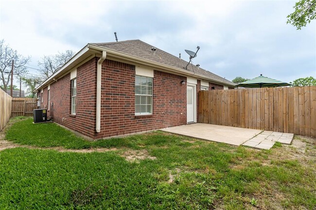 Building Photo - 1110 Ryon St