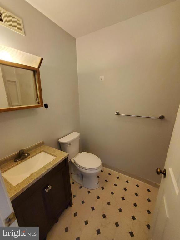 Building Photo - 620 Manatawny St