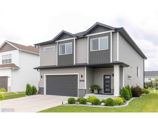 Building Photo - 1058 Ashley Dr W