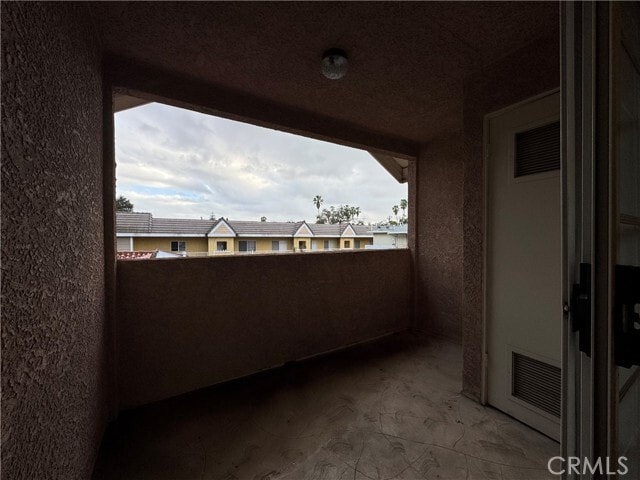 Building Photo - 223 N Olive Ave