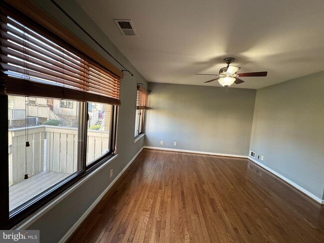 Building Photo - 2653 Glengyle Dr