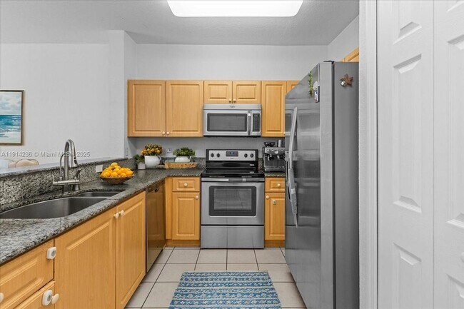 Primary Photo - 8245 NW 108th Ave