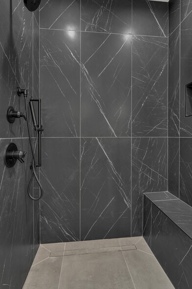 Building Photo - 321 31st Ave N