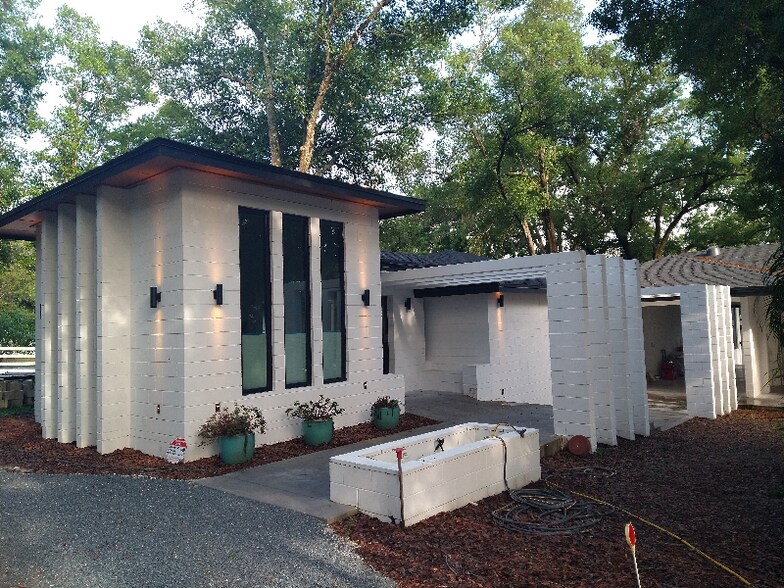 Building Photo - 2053 Carolina Ave