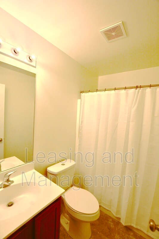 Building Photo - 1402 Hamlin Park Cir