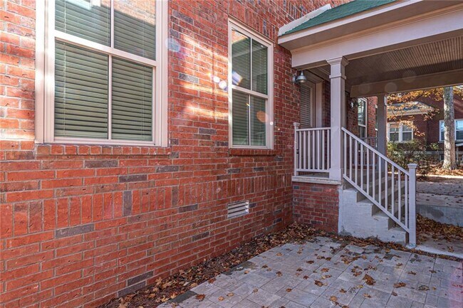 Building Photo - 1376 Cleveland St