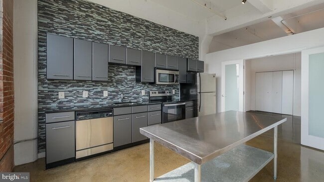 Building Photo - 444 N 4th St