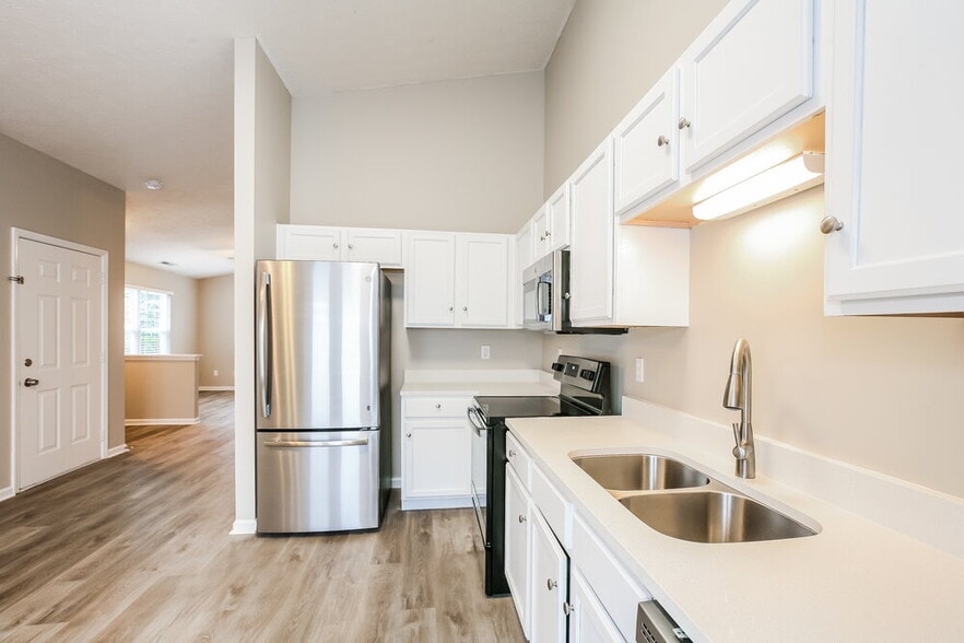 Building Photo - 4087 FairOaks Dr