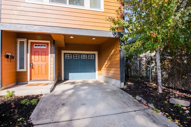 Building Photo - STILL AVAILABLE! Special: Only $500 Securi...