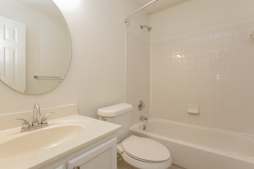 Building Photo - 10125 Illoria Dr