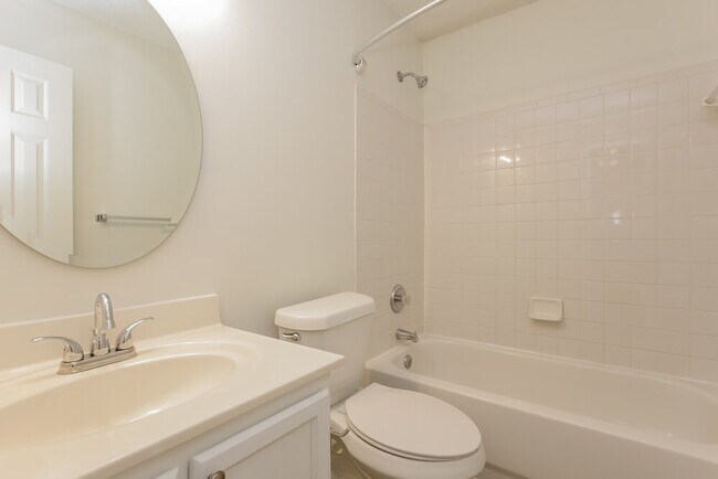 Building Photo - 10125 Illoria Dr