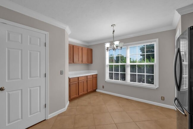Building Photo - Donelson townhouse, 2 minutes from the lak...