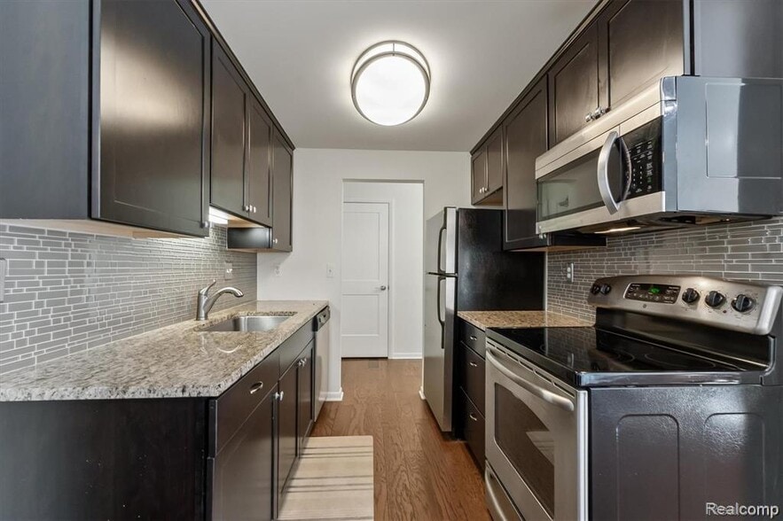 Building Photo - 411 S Old Woodward Ave