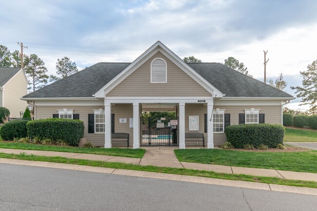 Building Photo - Corner lot home in beautiful Ft. Mill