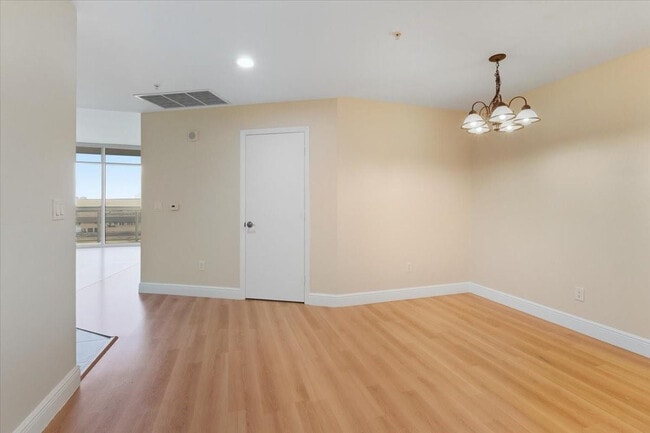 Building Photo - 1945 S Ocean Dr