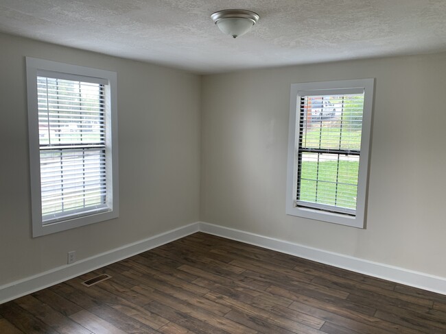 Bedroom 1 - 1936 Ivy St