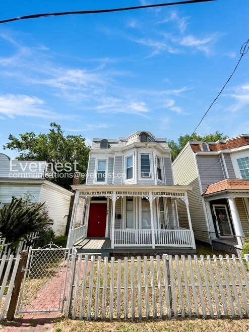 Building Photo - 1204 N 20th St