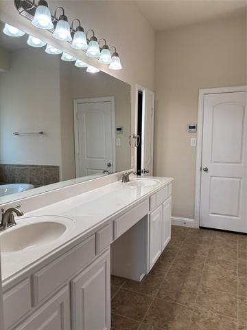 Building Photo - 6117 Mickelson Way