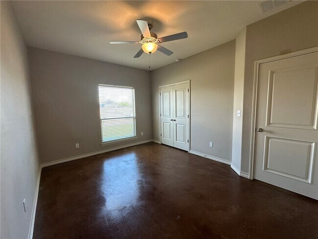 Building Photo - 106 Chiman Cir