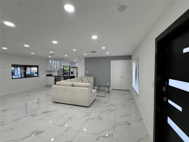 Building Photo - 10394 Fairway Heights Blvd